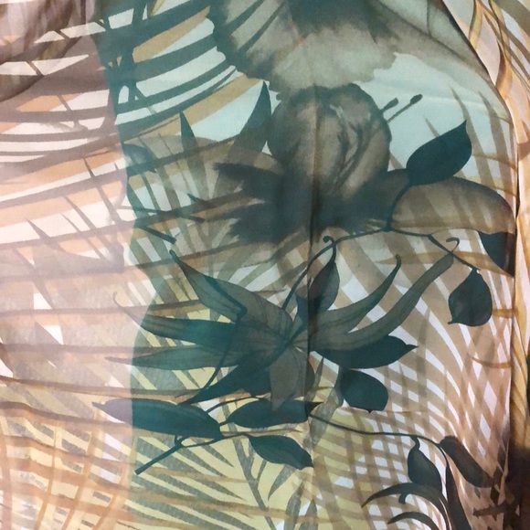 Adrienne Vittadini Accessories - NWOT ADRIENNE VITTADINI Silk Scarf Adrienne Vittadini Accessories - NWOT ADRIENNE VITTADINI Silk Scarf